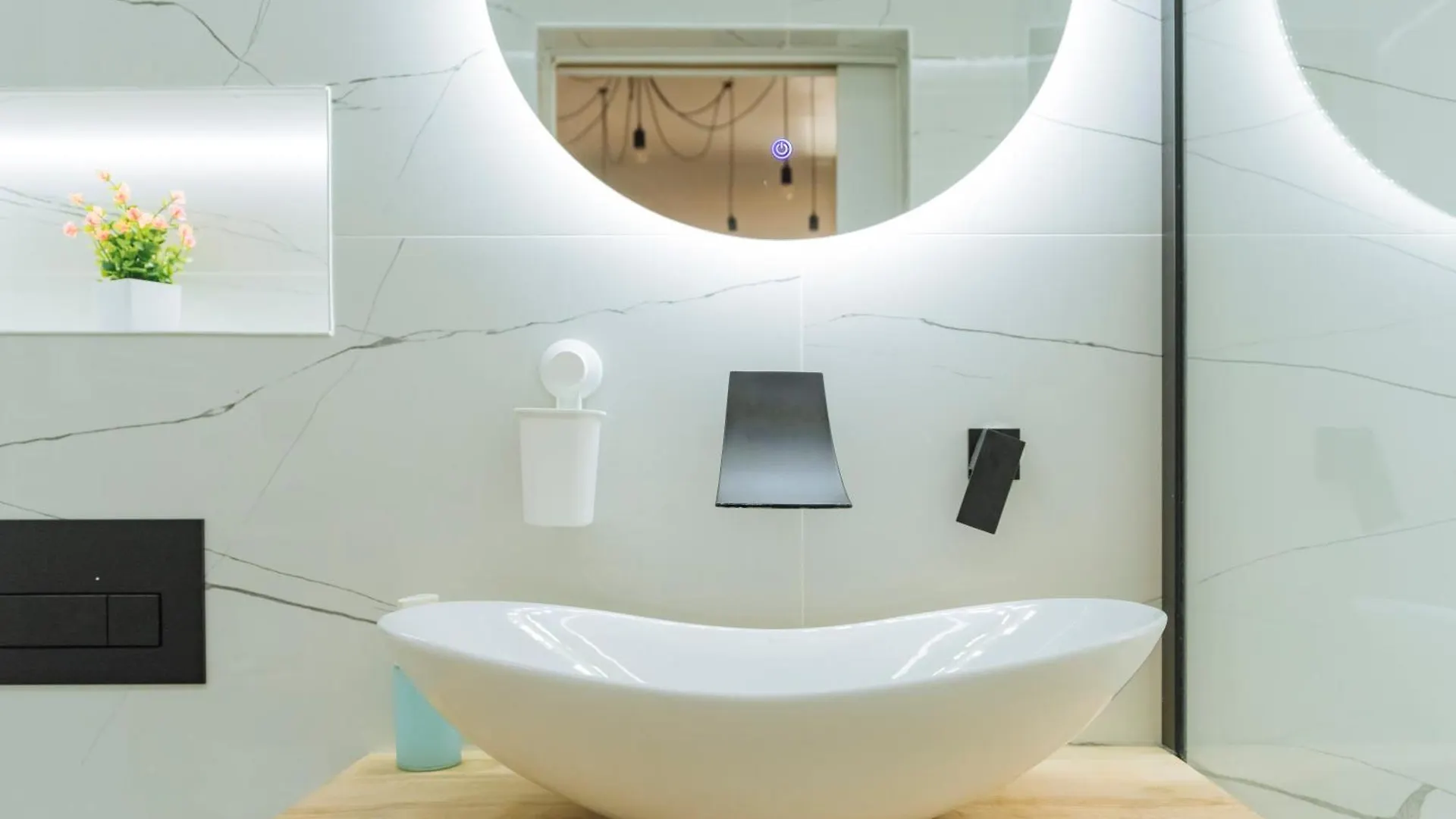 Downtown Central Oasis - Secured Parking Nearby - Self Check In - Metro Station At 1Min Bucureşti 0*,